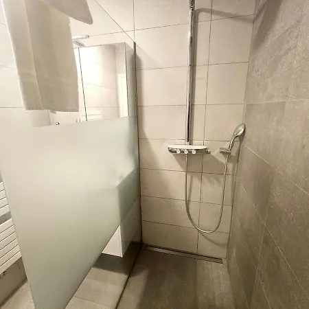 Chic Living Two Bedroom Appartement *