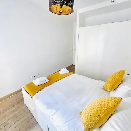 Chic Living Two Bedroom *